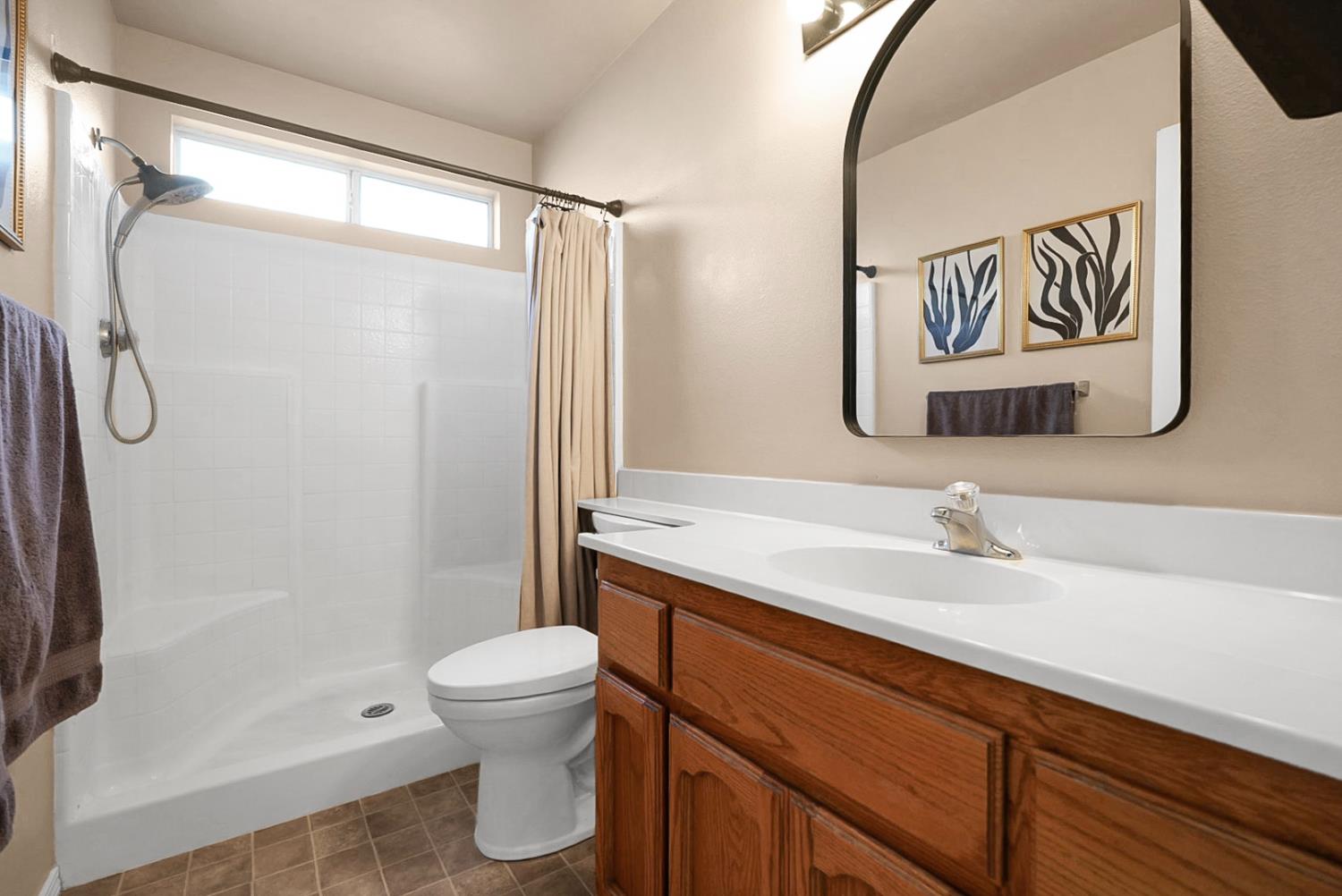 975 Doe Ct, Merced, CA 95340