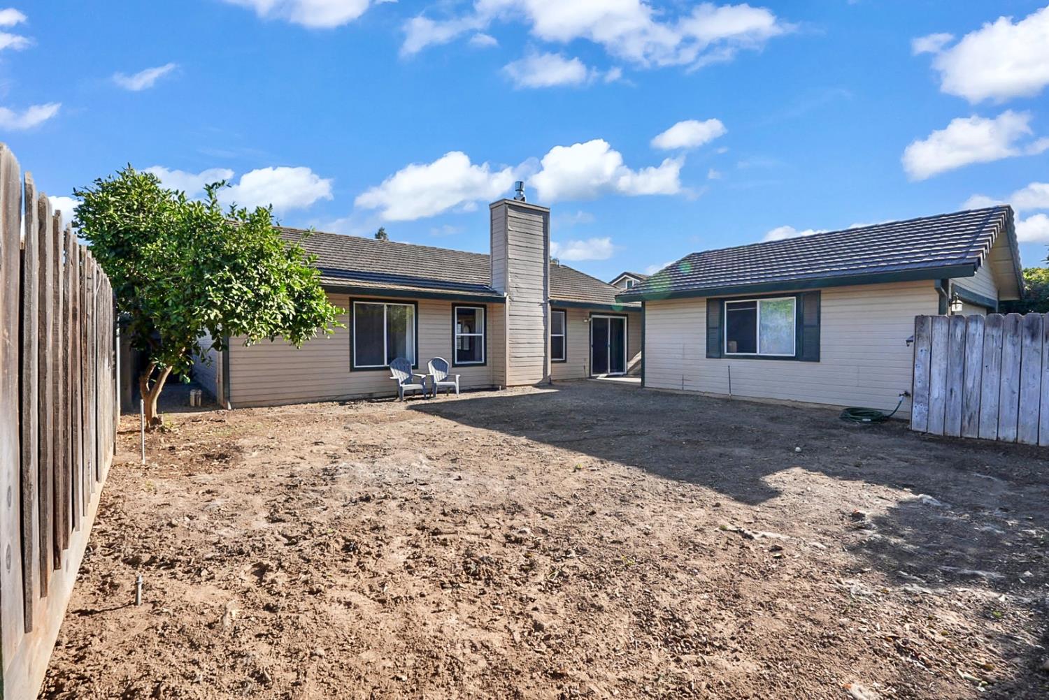 975 Doe Ct, Merced, CA 95340