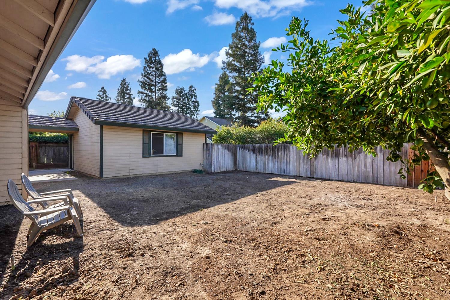 975 Doe Ct, Merced, CA 95340