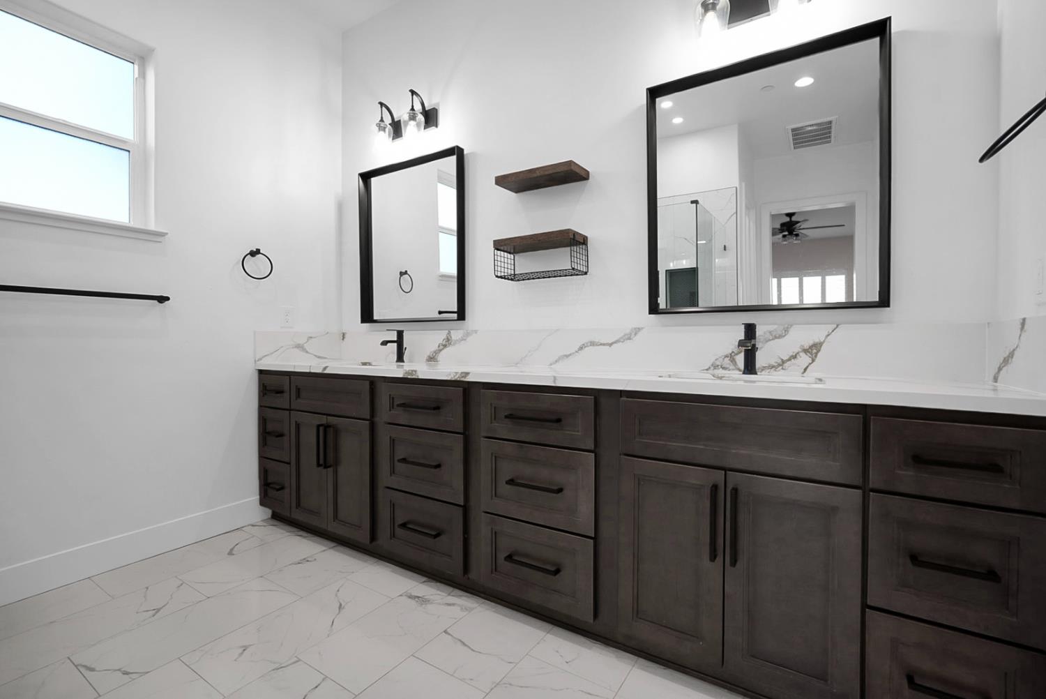 3394 Banbury Ln, Merced, CA 95340