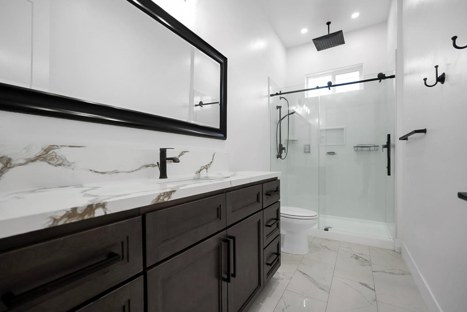 3394 Banbury Ln, Merced, CA 95340