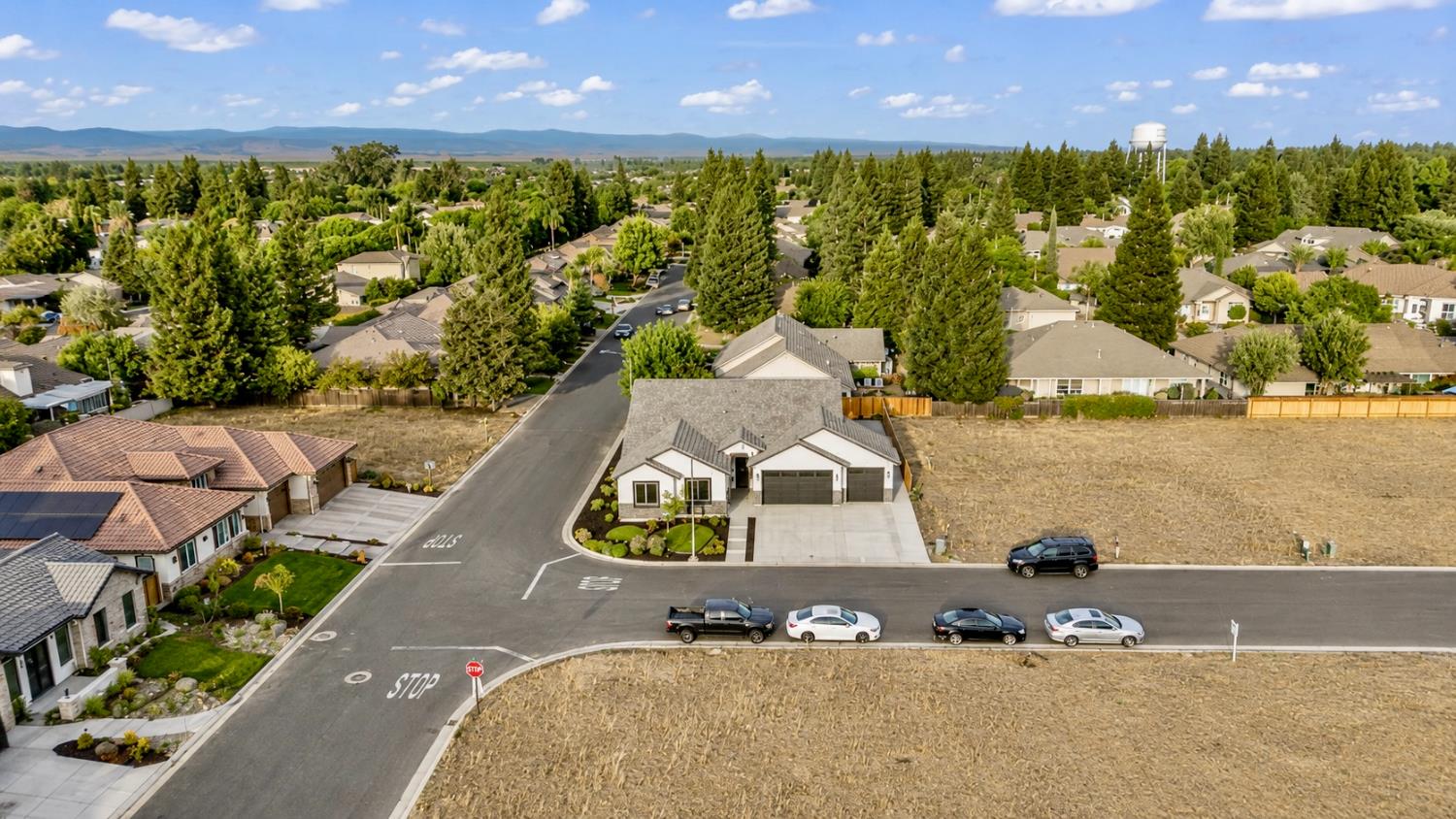 3394 Banbury Ln, Merced, CA 95340