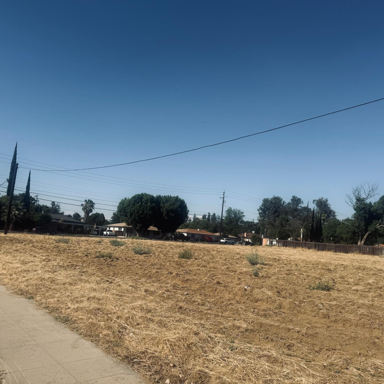 127 S Fine Ave, Fresno, CA 93727