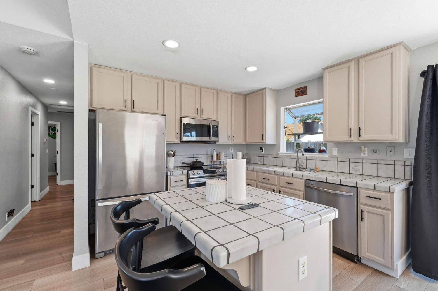 3848 Prince George Ln, Riverbank, CA 95367