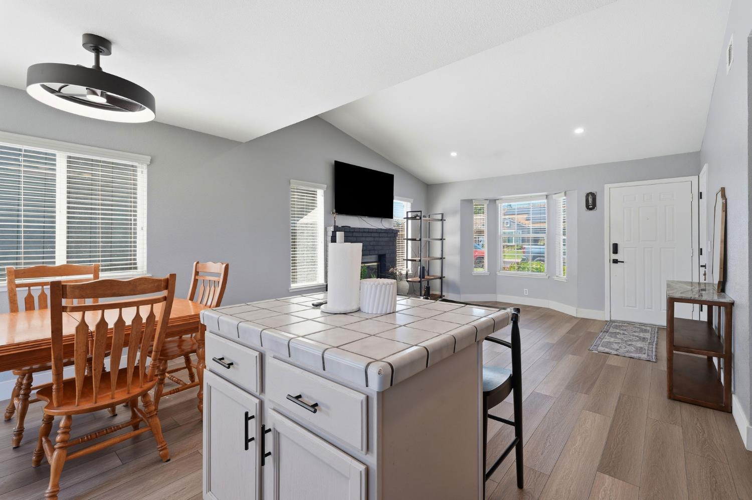 3848 Prince George Ln, Riverbank, CA 95367