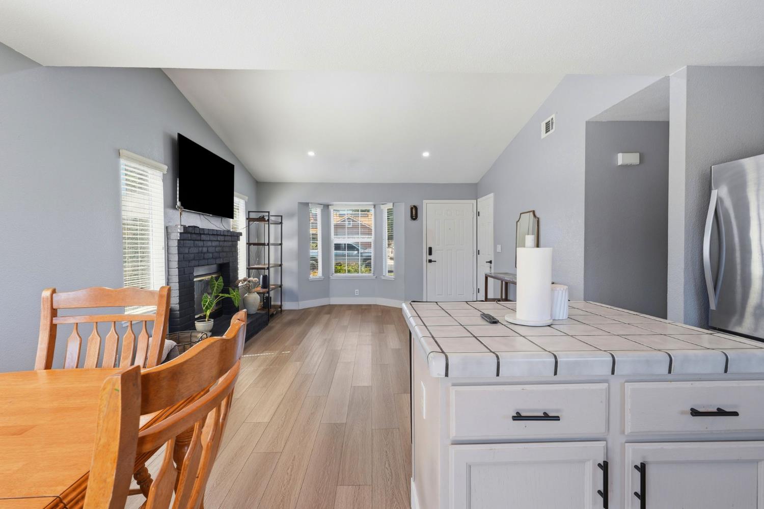 3848 Prince George Ln, Riverbank, CA 95367