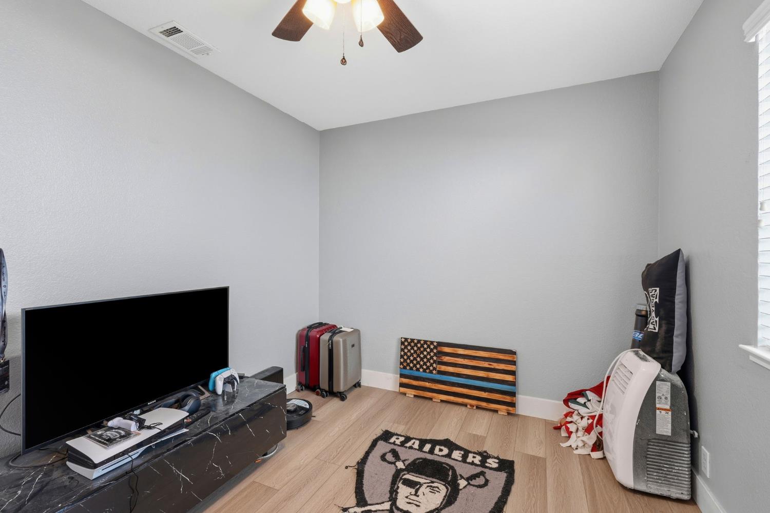 3848 Prince George Ln, Riverbank, CA 95367