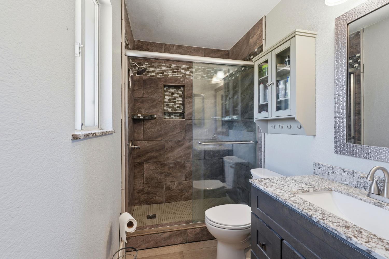 3848 Prince George Ln, Riverbank, CA 95367