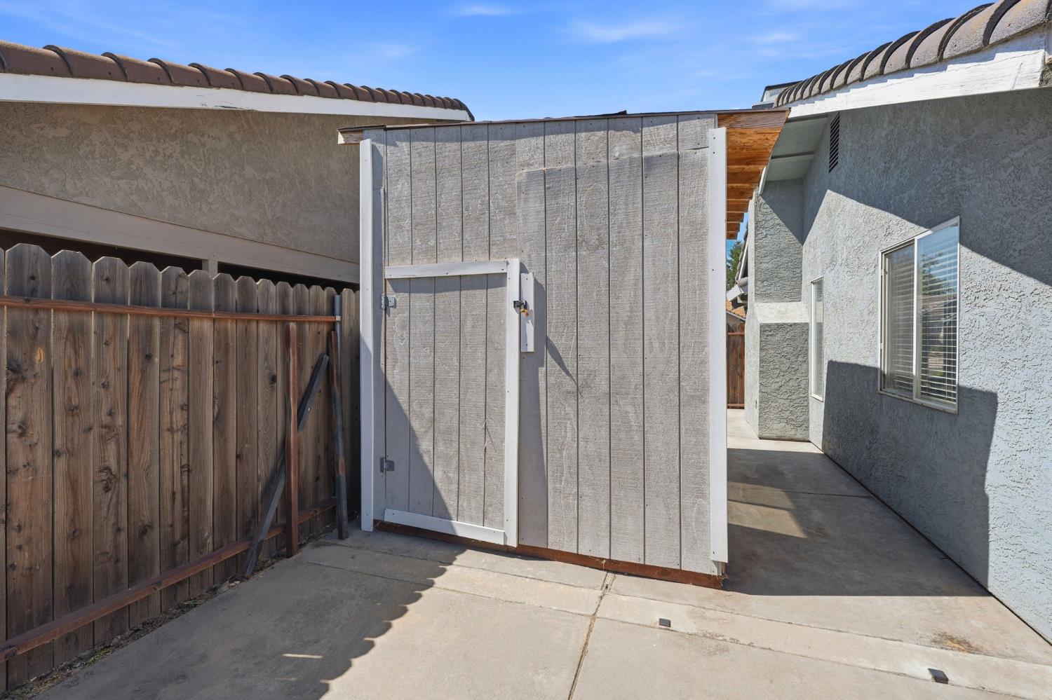 3848 Prince George Ln, Riverbank, CA 95367