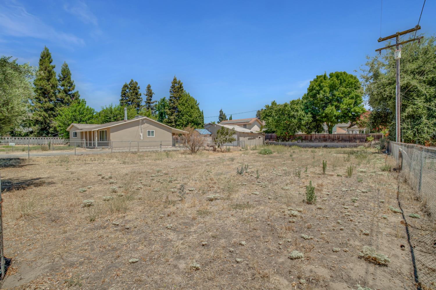 8400 Crane Rd, Oakdale, CA 95361