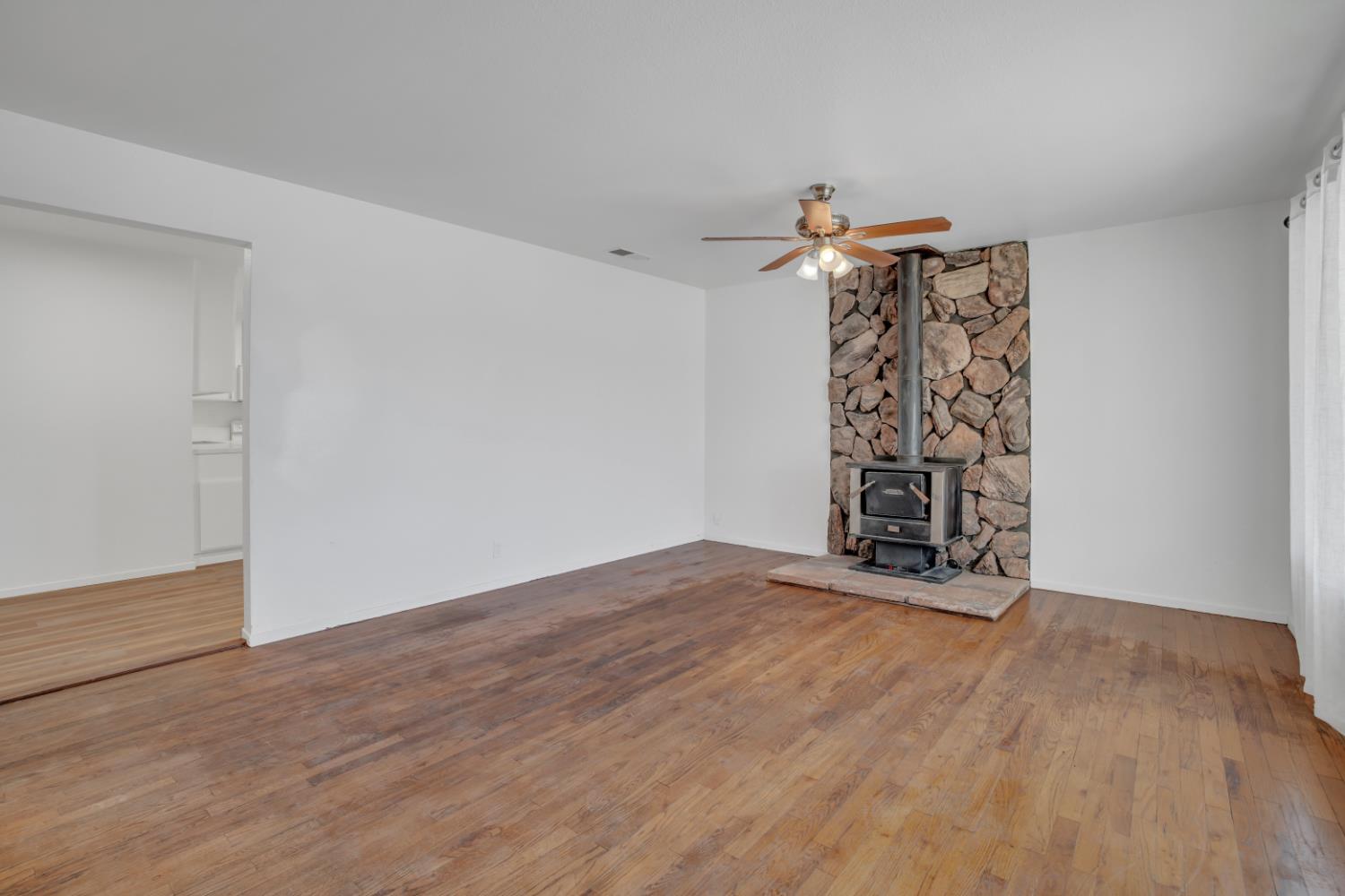 8400 Crane Rd, Oakdale, CA 95361