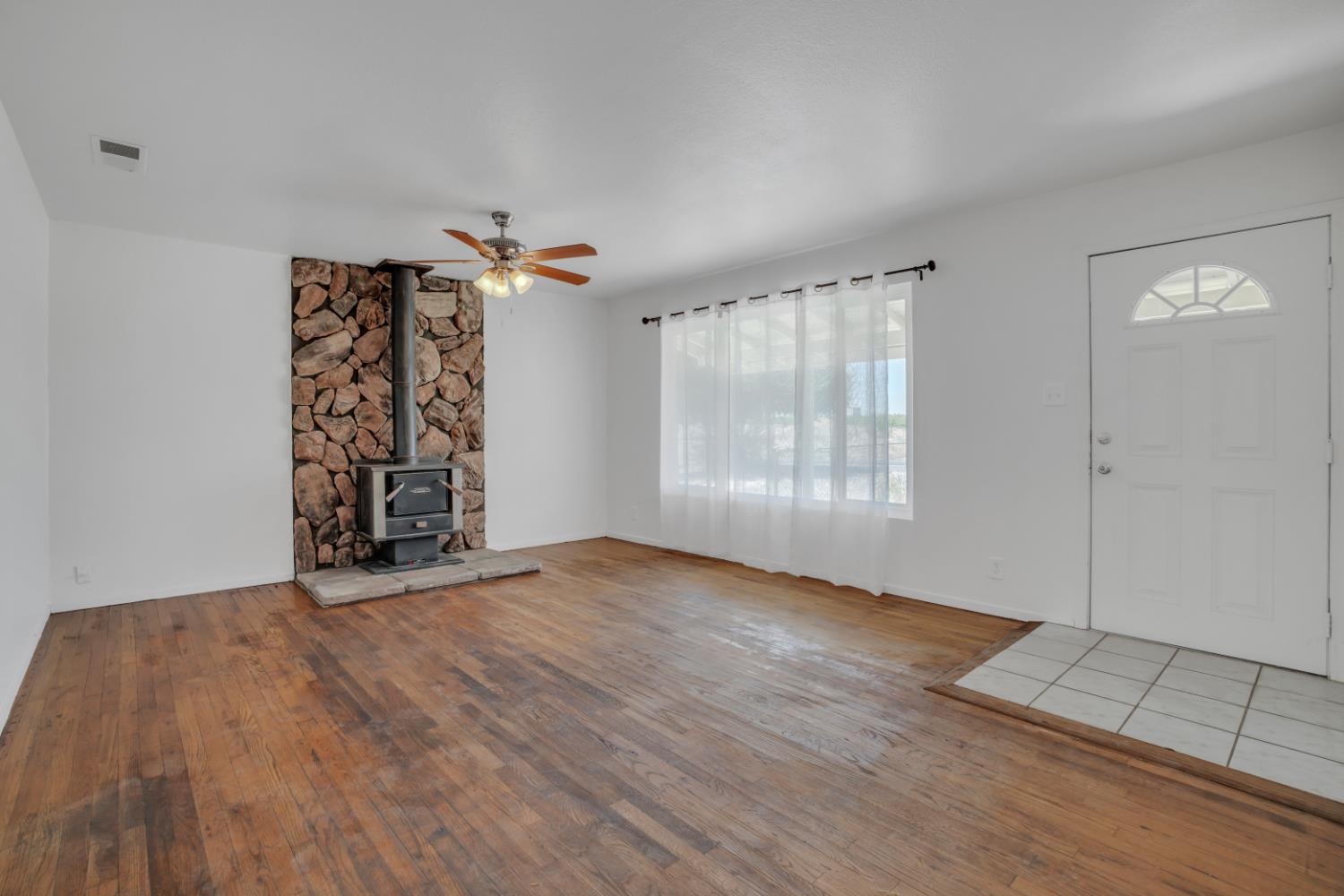 8400 Crane Rd, Oakdale, CA 95361