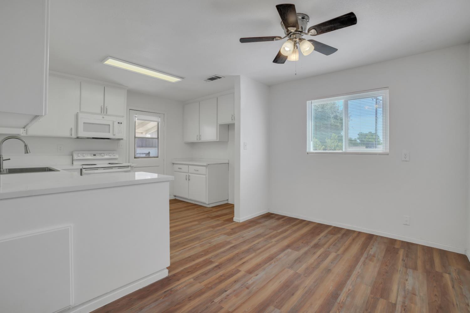 8400 Crane Rd, Oakdale, CA 95361