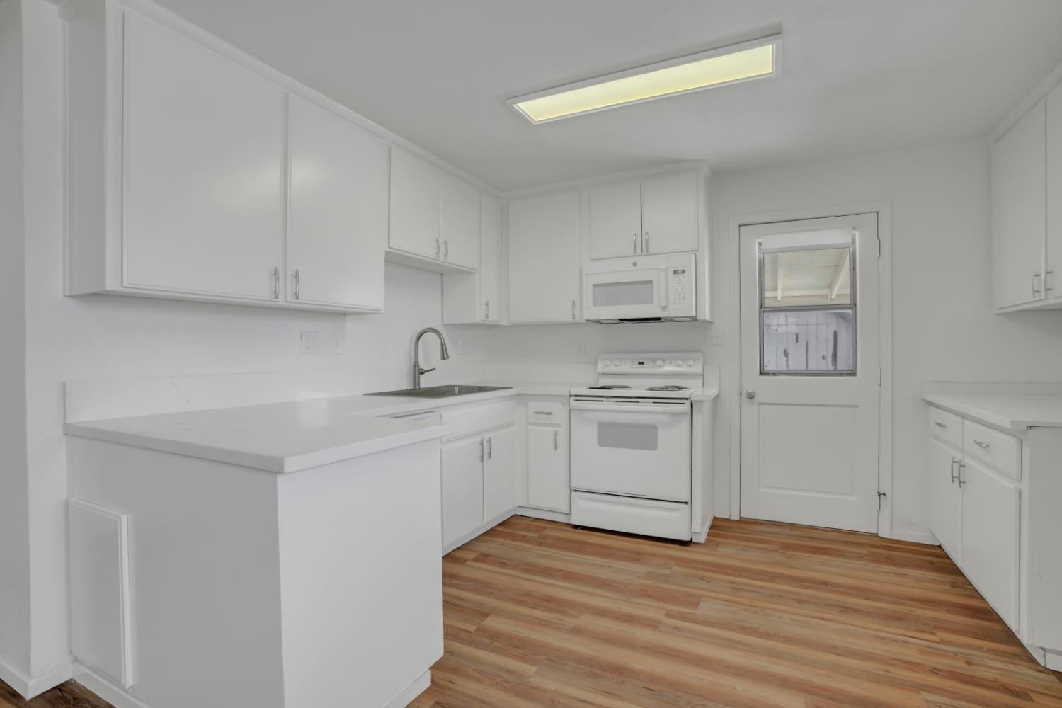 8400 Crane Rd, Oakdale, CA 95361