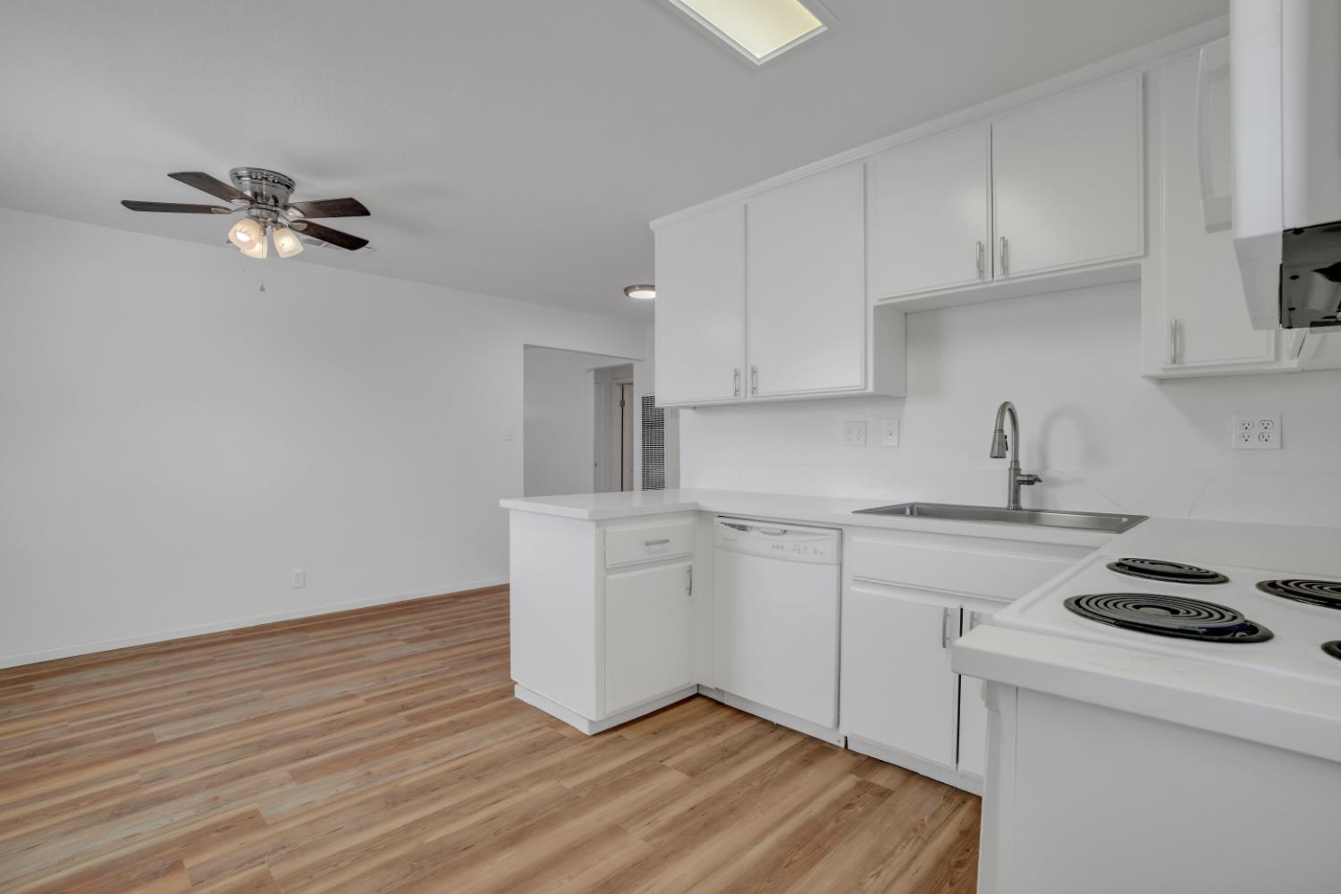 8400 Crane Rd, Oakdale, CA 95361