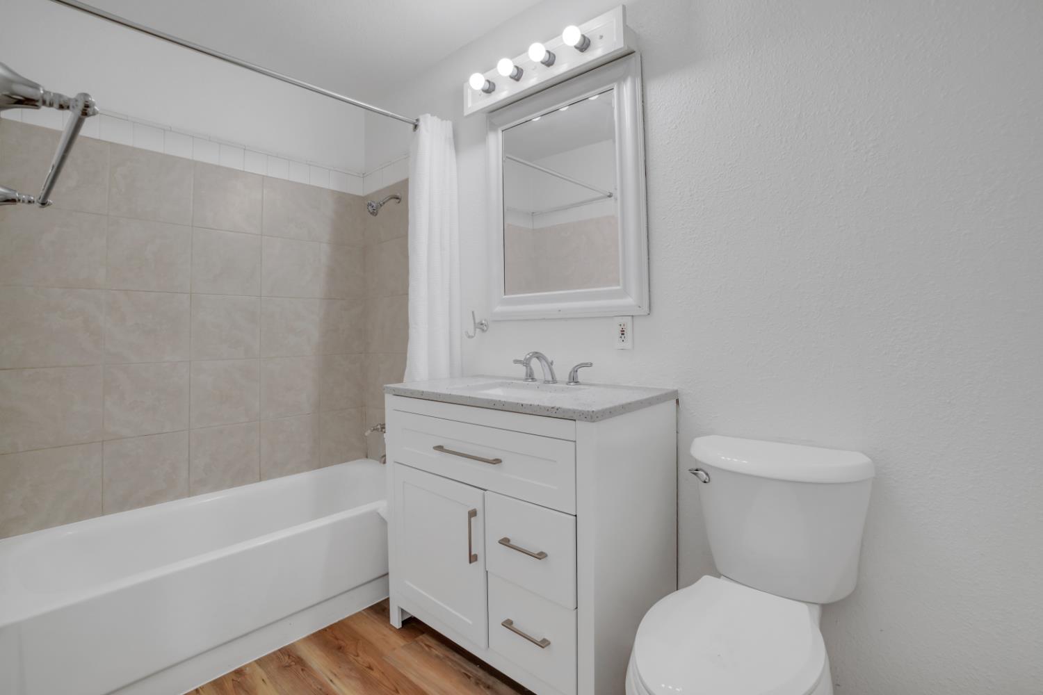 8400 Crane Rd, Oakdale, CA 95361