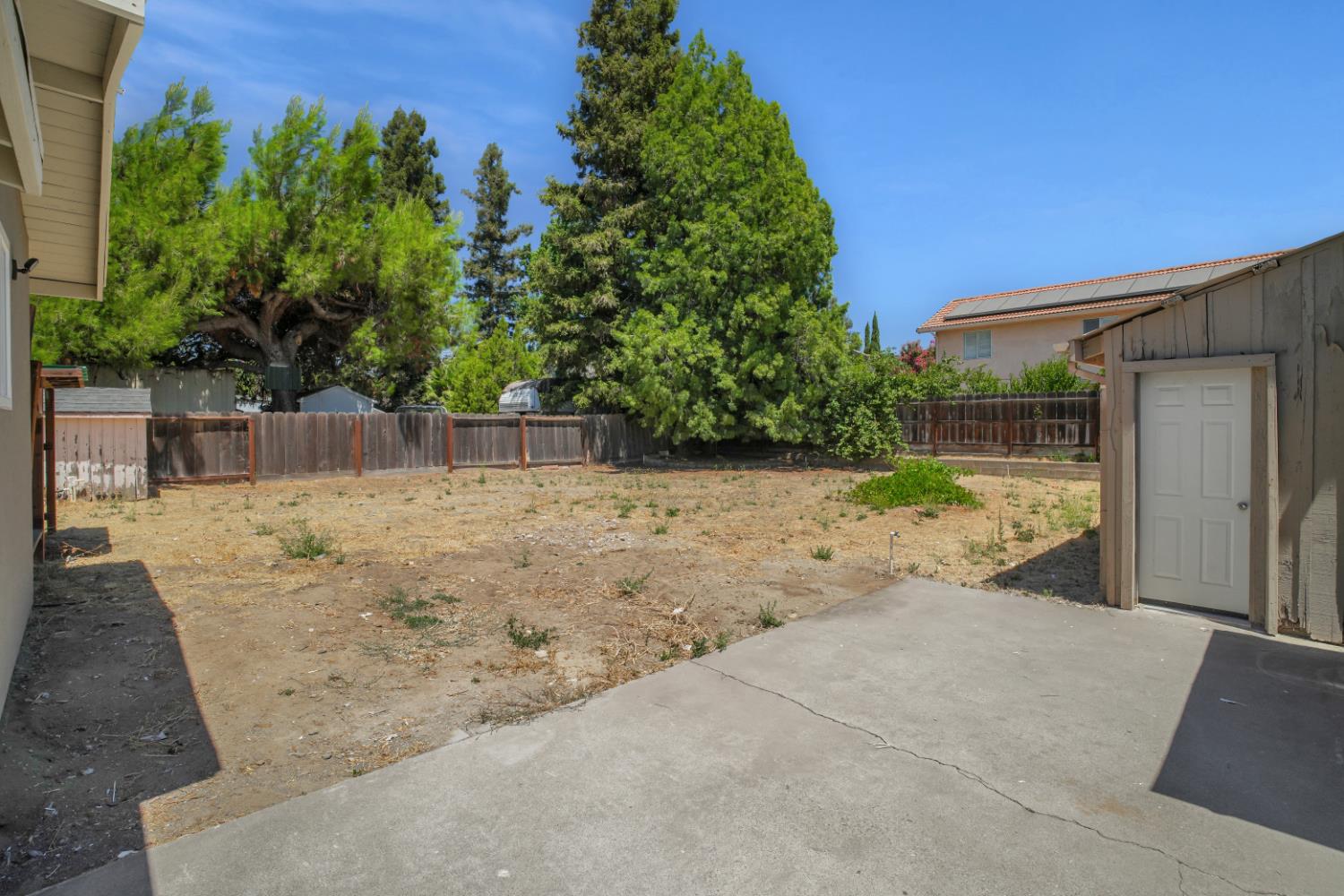 8400 Crane Rd, Oakdale, CA 95361