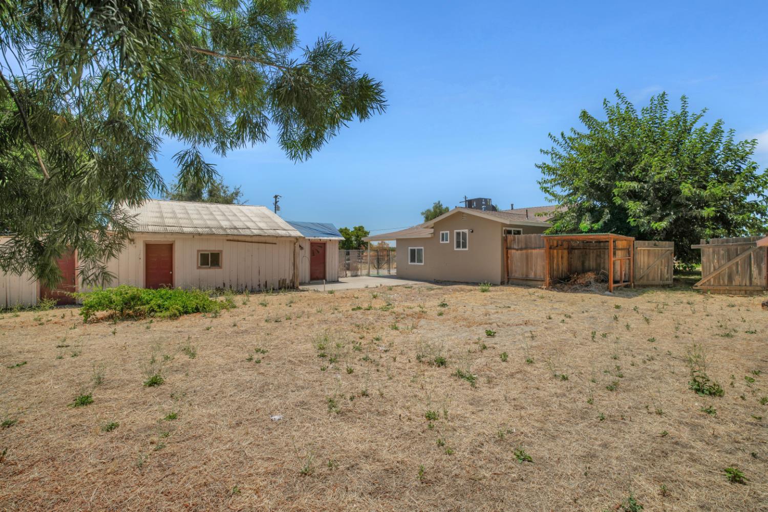8400 Crane Rd, Oakdale, CA 95361