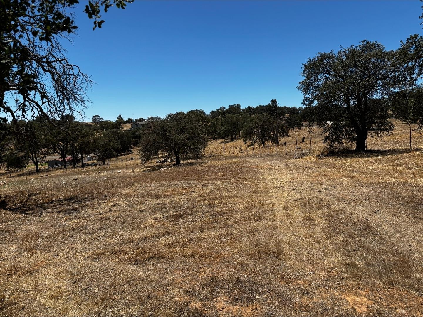 9765 Laredo St, La Grange, CA 95329