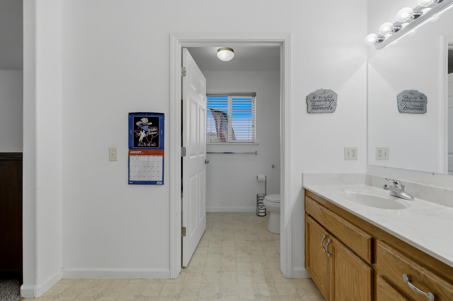 9765 Laredo St, La Grange, CA 95329