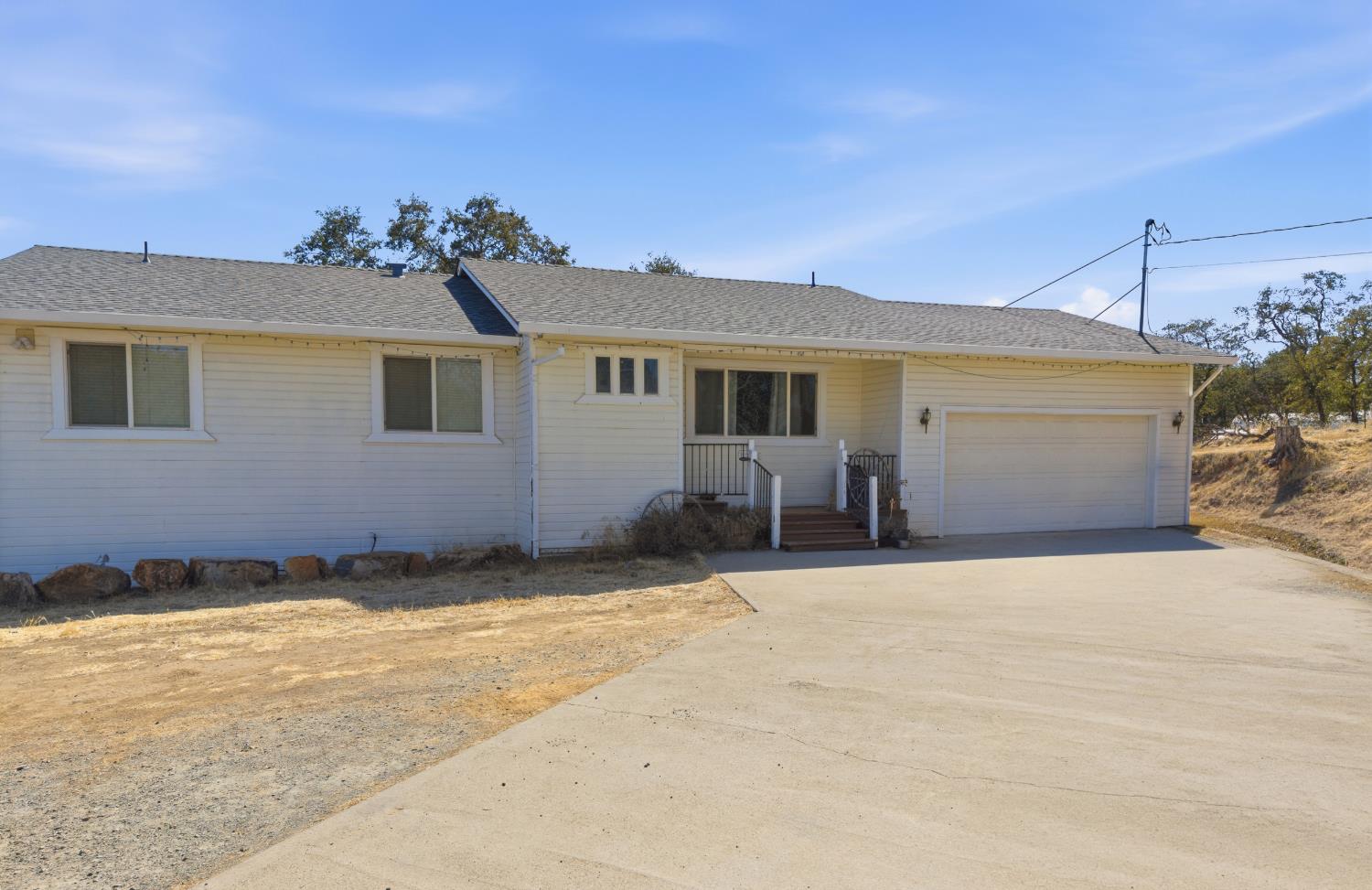 9765 Laredo St, La Grange, CA 95329