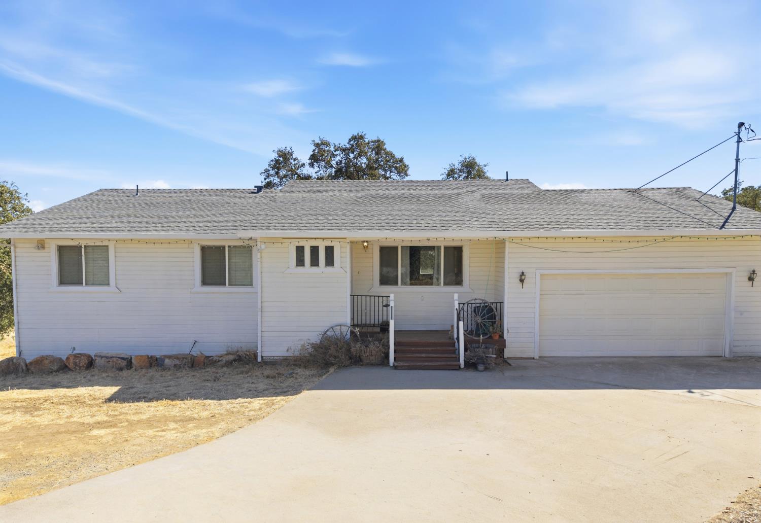 9765 Laredo St, La Grange, CA 95329