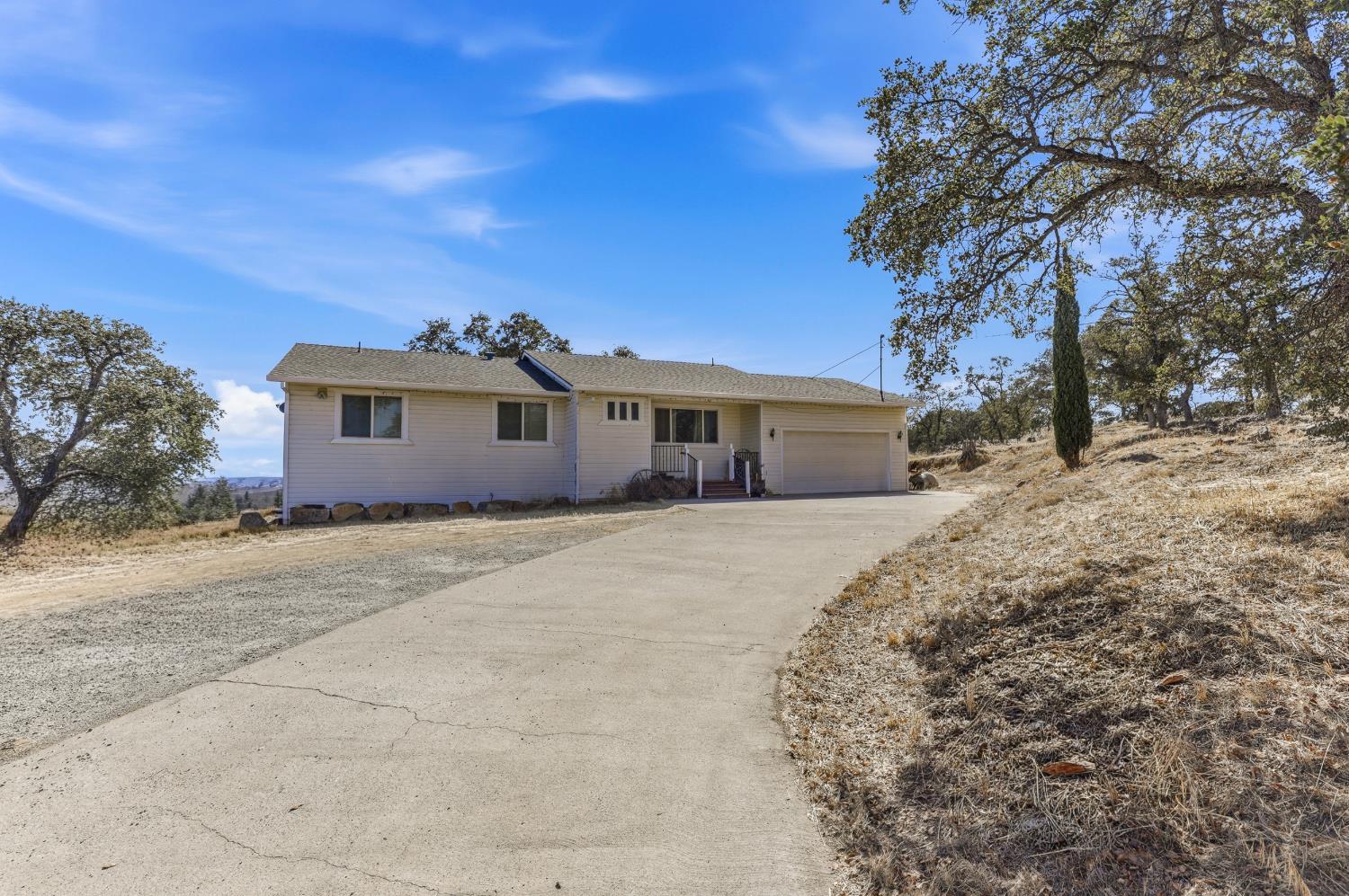 9765 Laredo St, La Grange, CA 95329