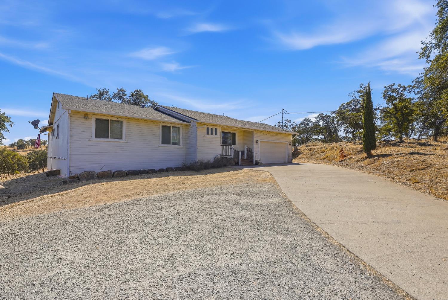 9765 Laredo St, La Grange, CA 95329