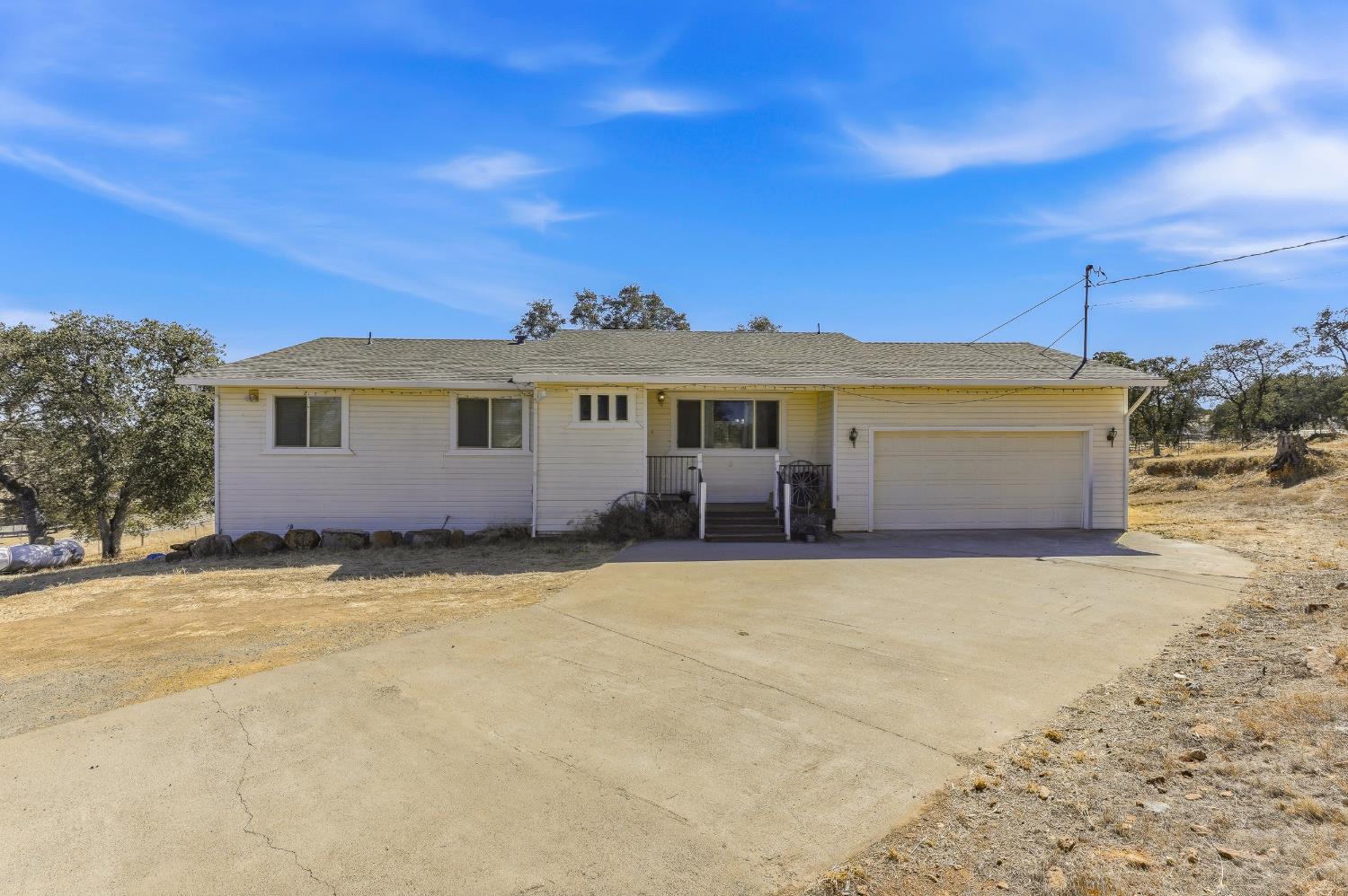 9765 Laredo St, La Grange, CA 95329