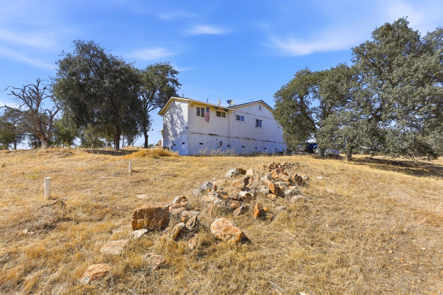 9765 Laredo St, La Grange, CA 95329