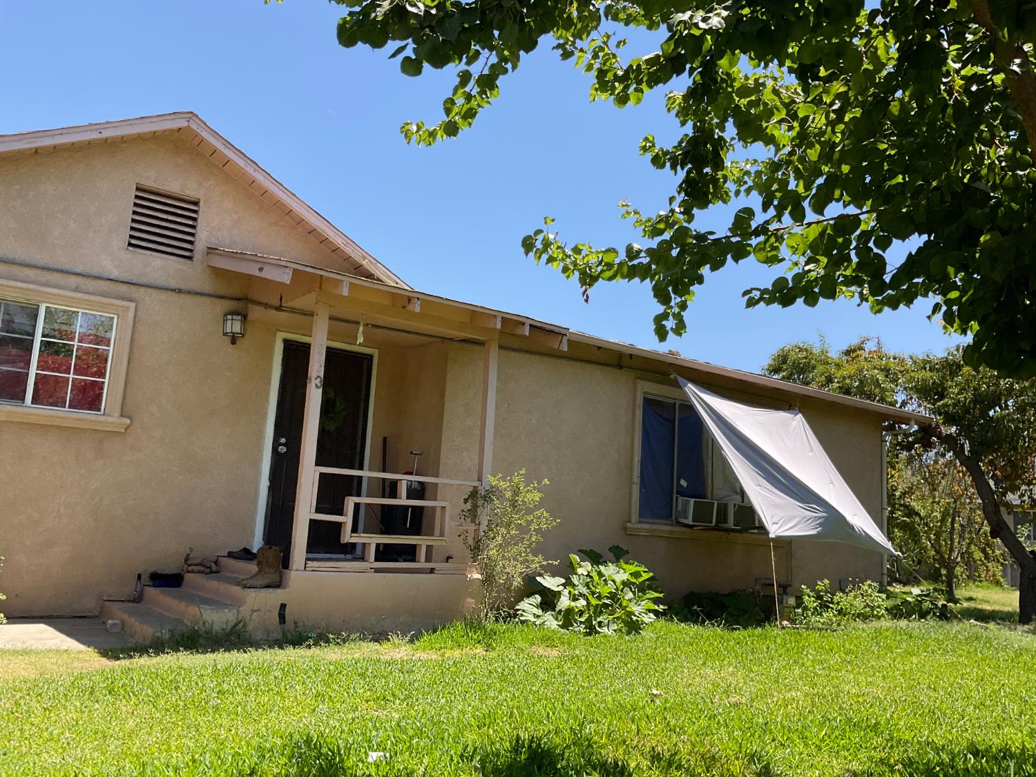 303 Plainsburg Rd, Planada, CA 95365