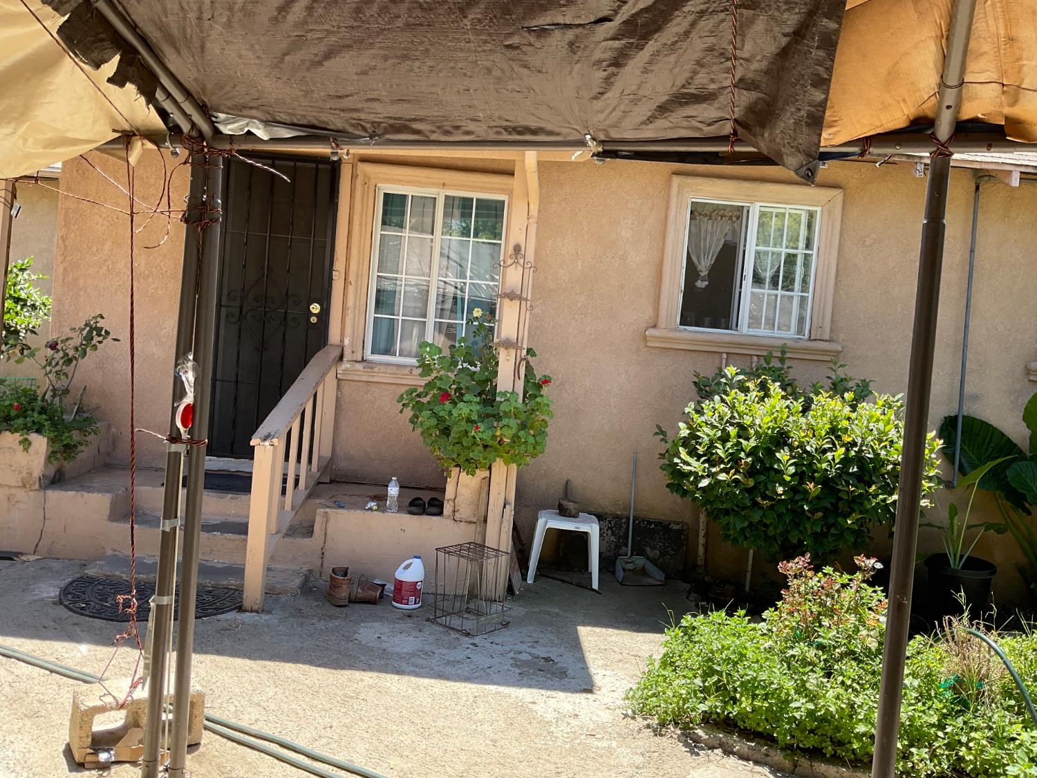 303 Plainsburg Rd, Planada, CA 95365