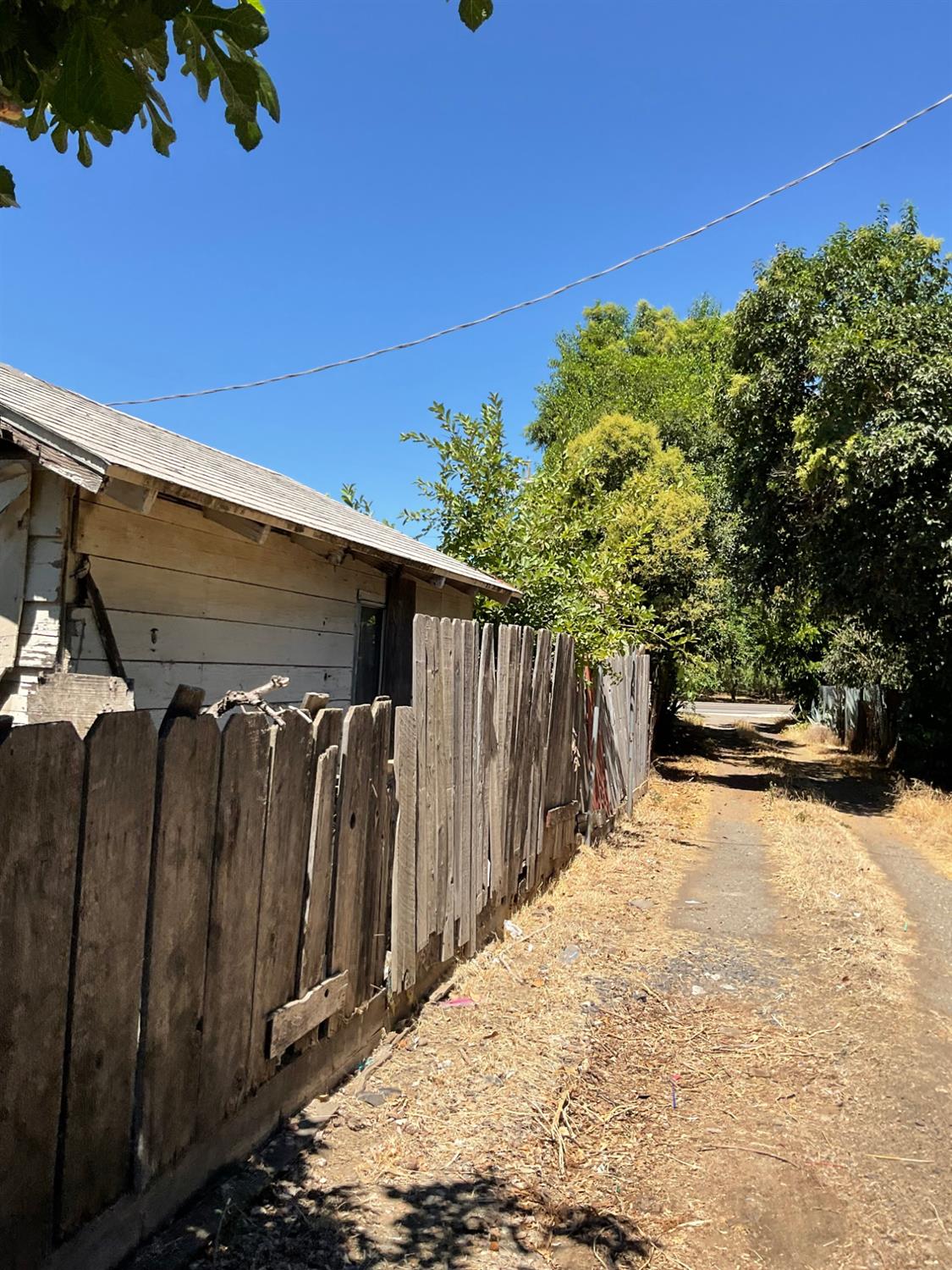 303 Plainsburg Rd, Planada, CA 95365