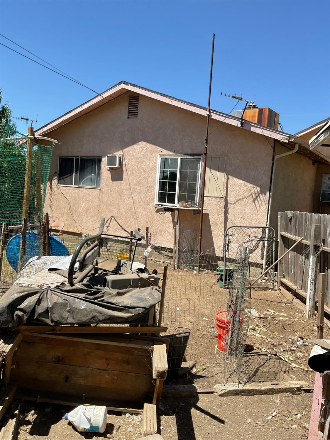 303 Plainsburg Rd, Planada, CA 95365