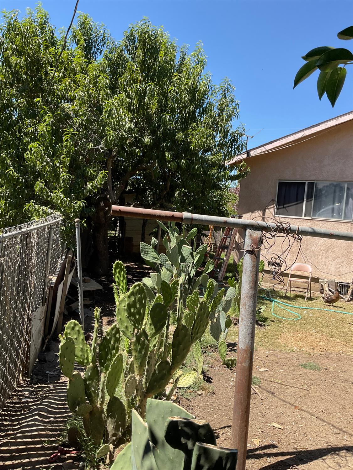 303 Plainsburg Rd, Planada, CA 95365