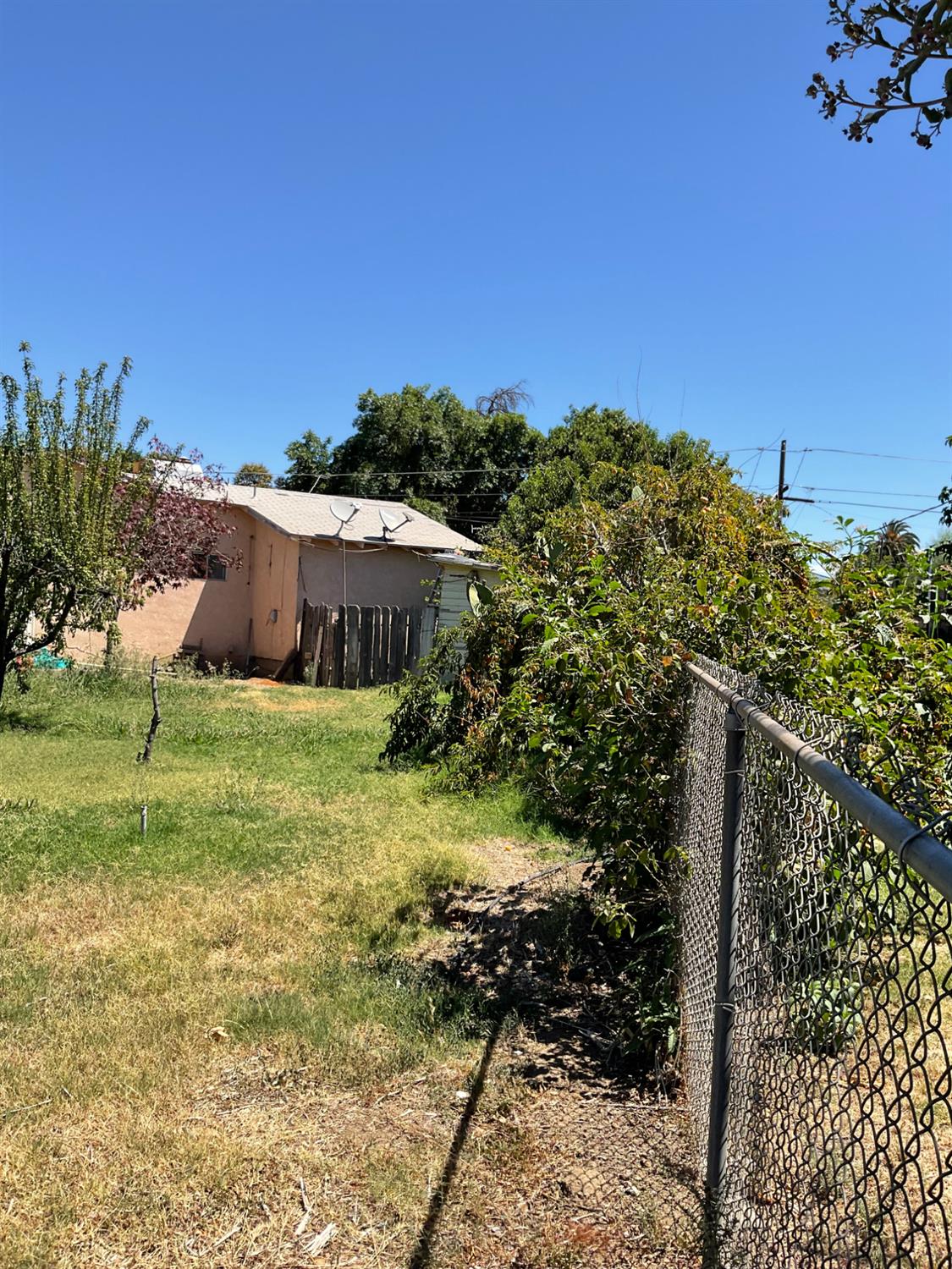 303 Plainsburg Rd, Planada, CA 95365