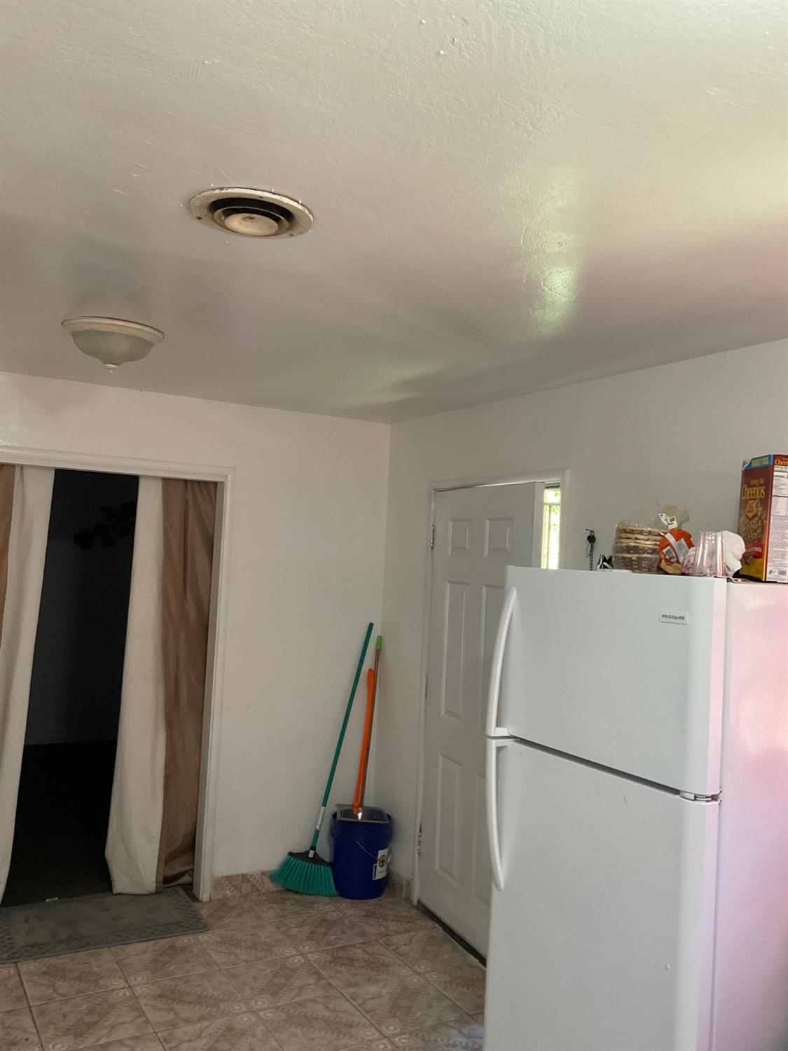 303 Plainsburg Rd, Planada, CA 95365