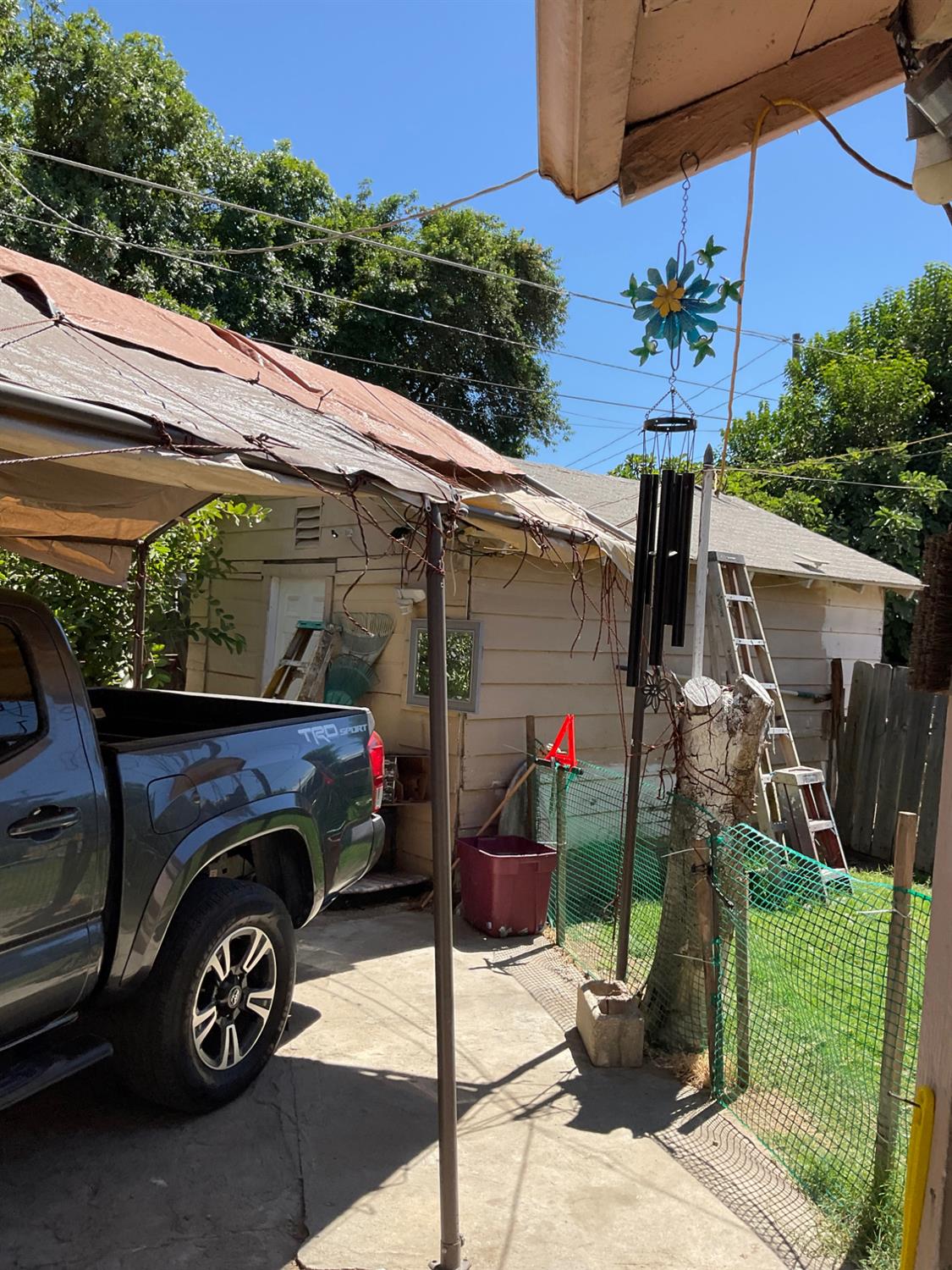 303 Plainsburg Rd, Planada, CA 95365
