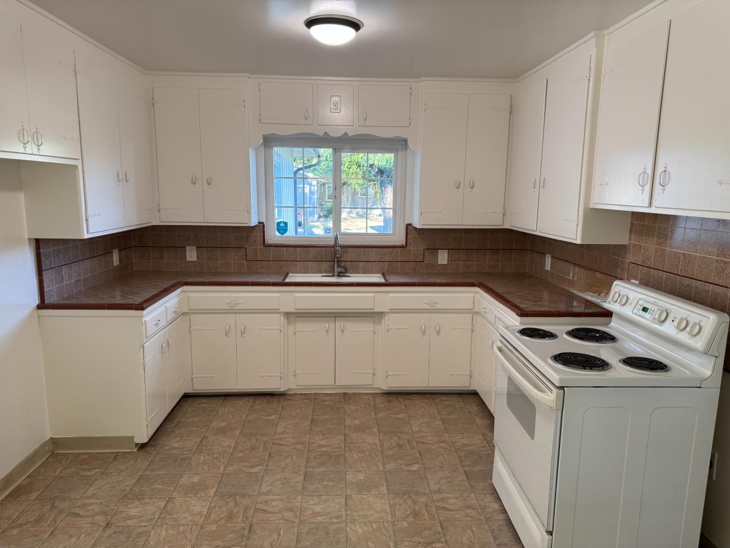 2302 Monte Carlo Ave, Modesto, CA 95350