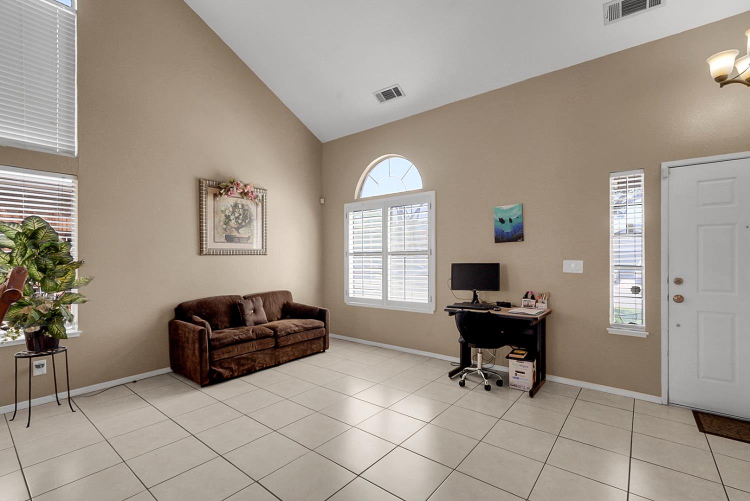 2204 Park Faith Ln, Modesto, CA 95358