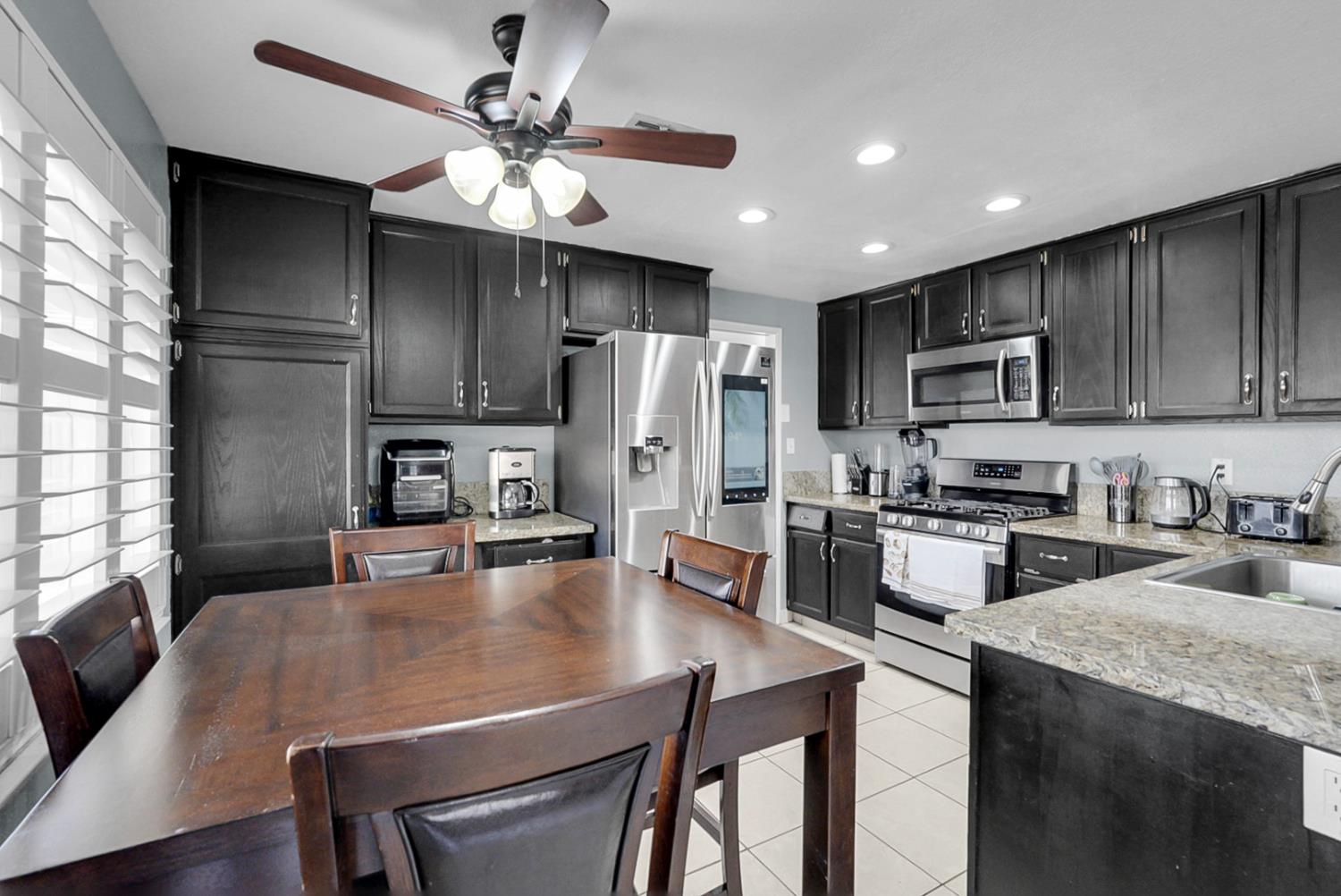 2204 Park Faith Ln, Modesto, CA 95358