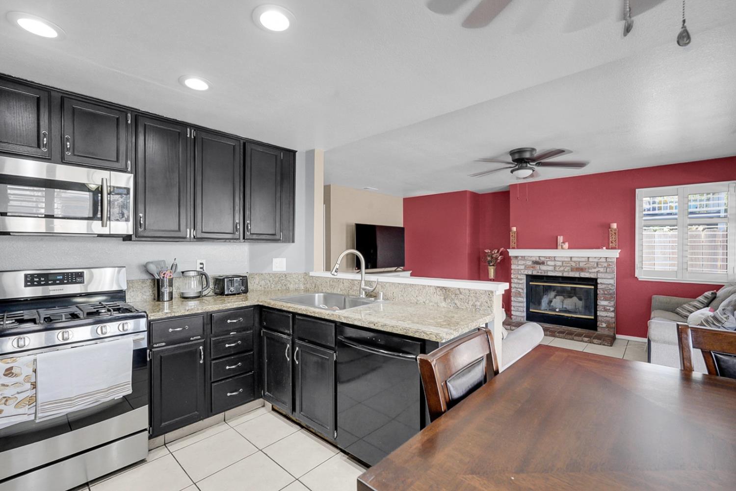2204 Park Faith Ln, Modesto, CA 95358
