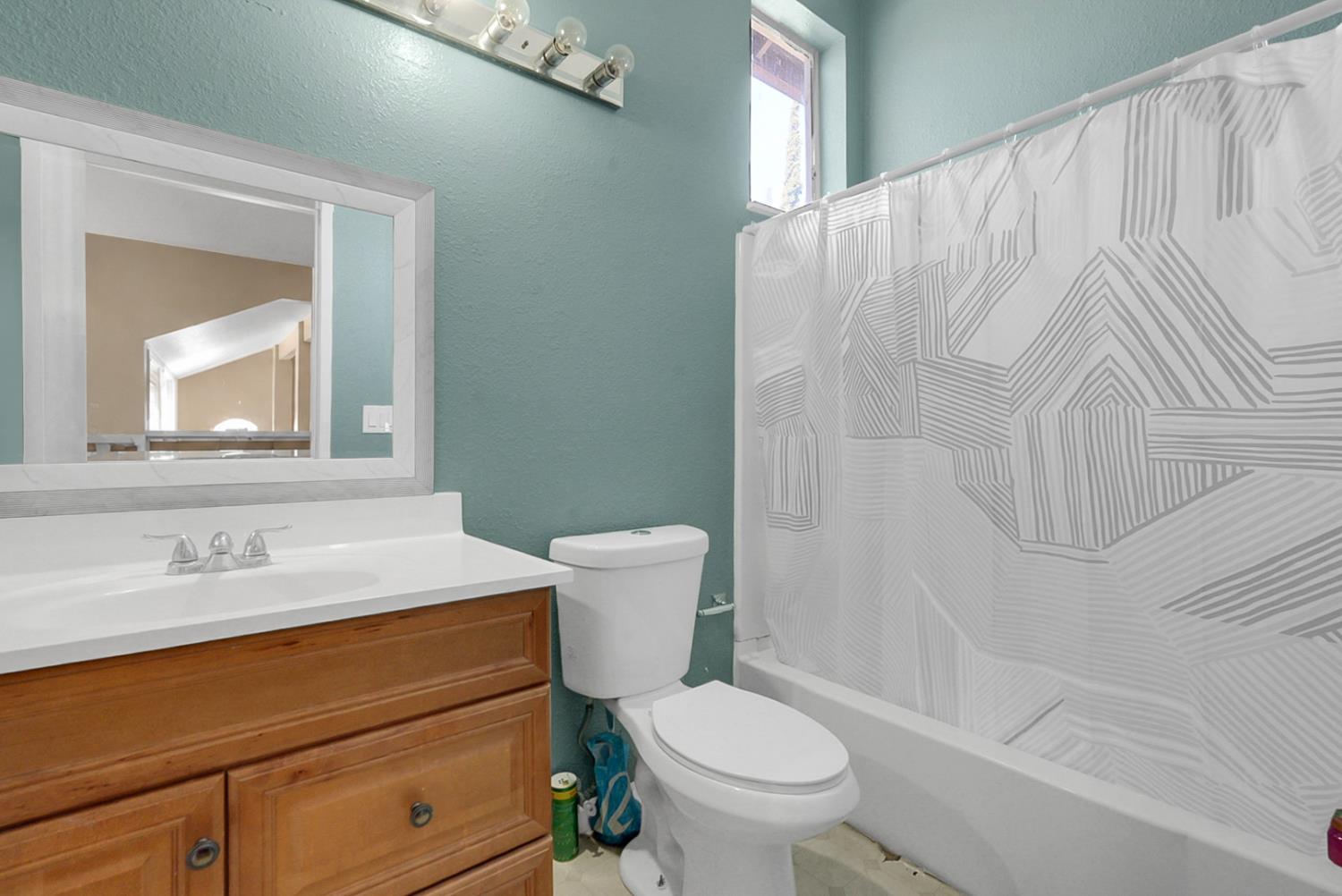 2204 Park Faith Ln, Modesto, CA 95358