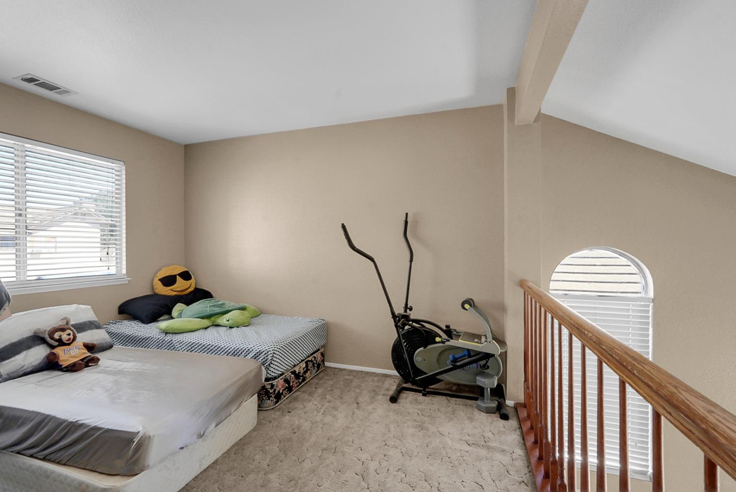 2204 Park Faith Ln, Modesto, CA 95358
