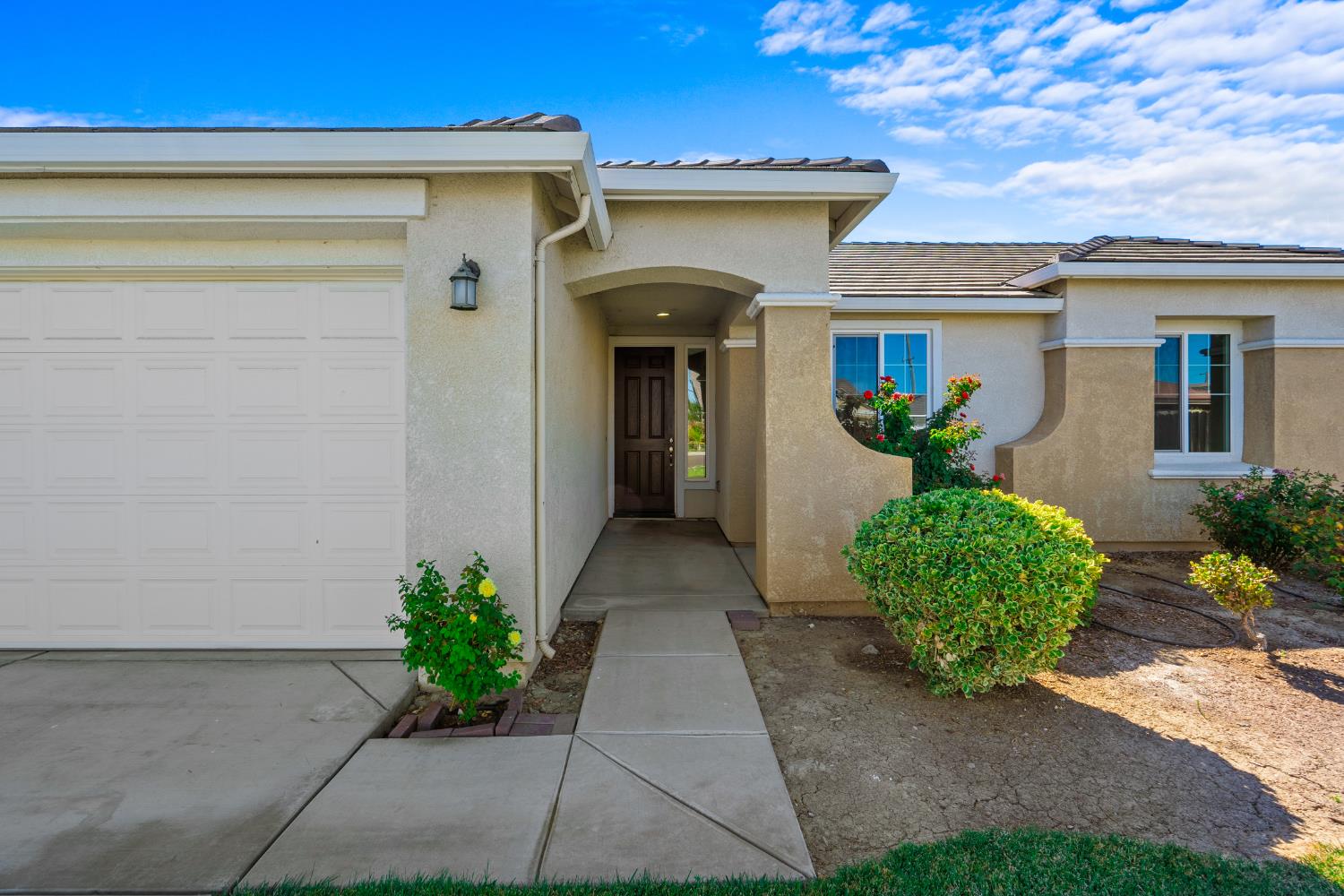737 Fume Blanc Ct, Los Banos, CA 93635
