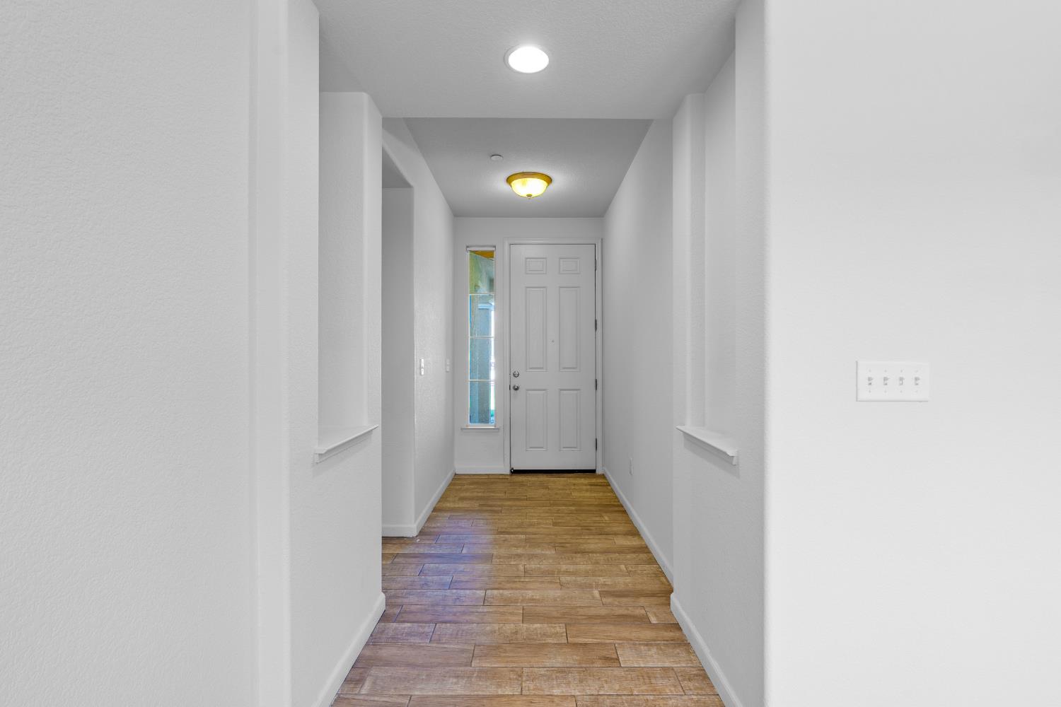 737 Fume Blanc Ct, Los Banos, CA 93635