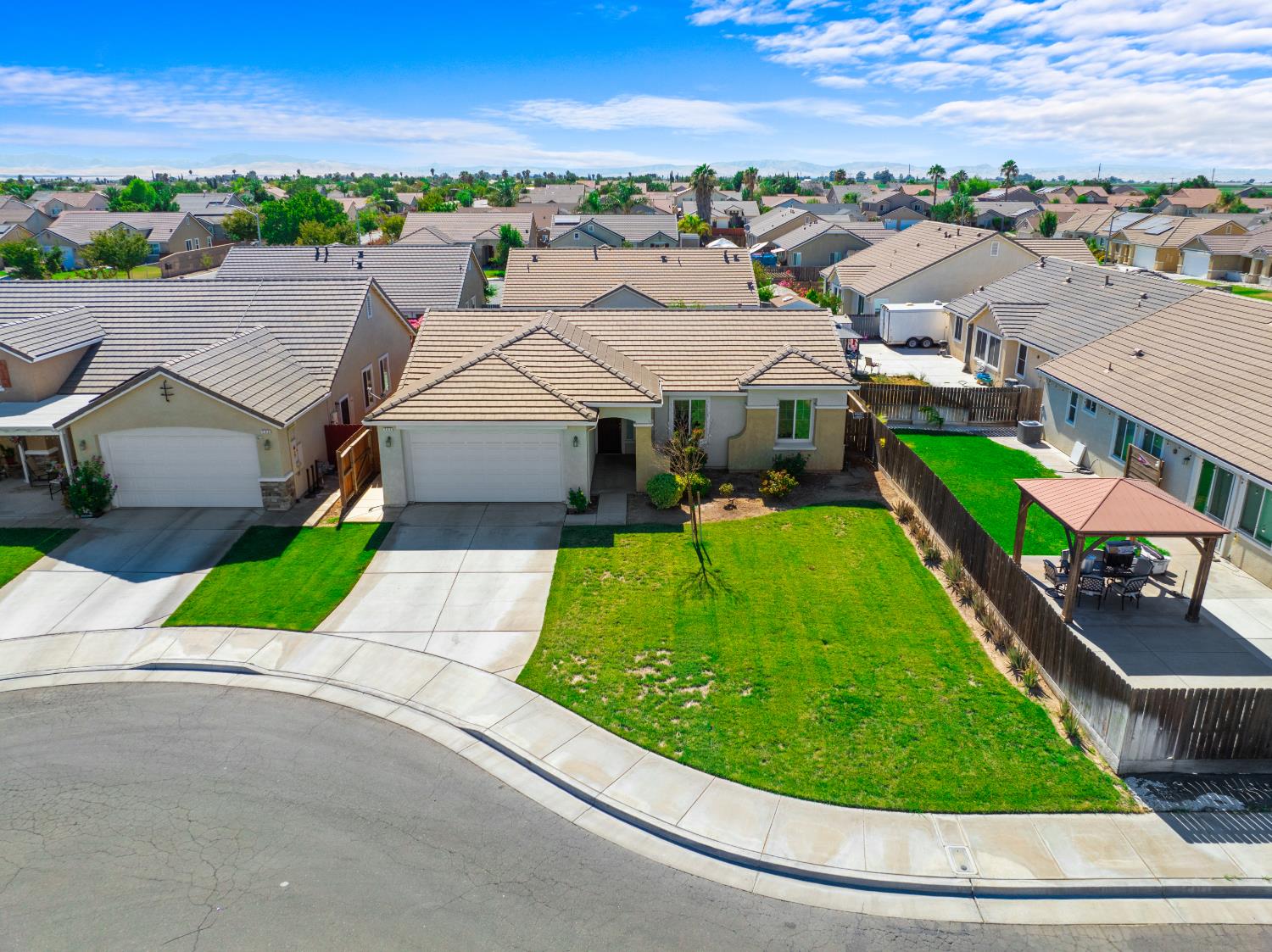 737 Fume Blanc Ct, Los Banos, CA 93635