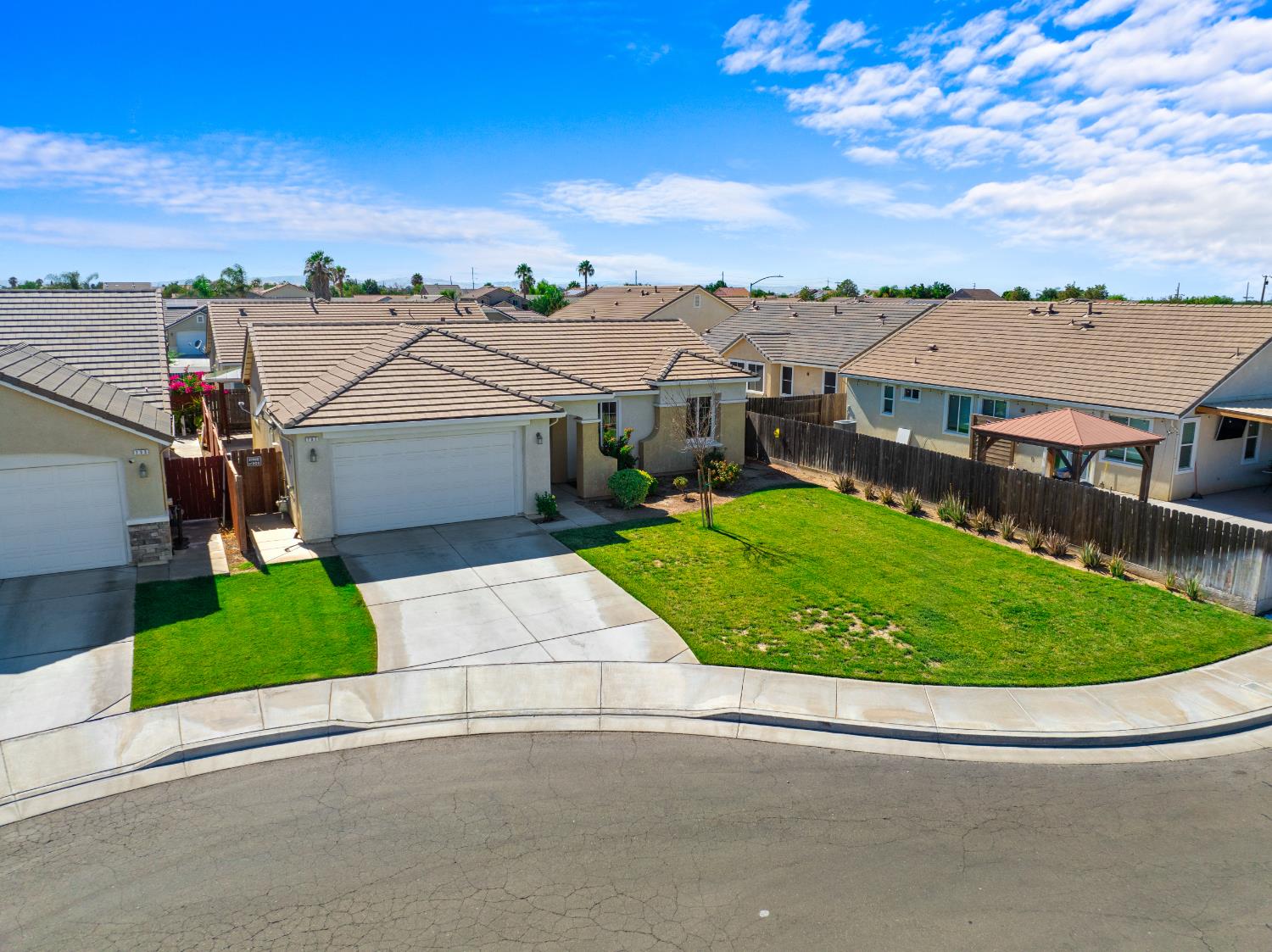 737 Fume Blanc Ct, Los Banos, CA 93635