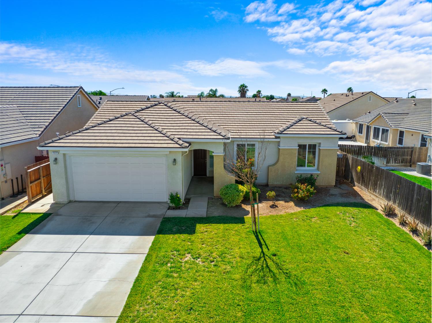 737 Fume Blanc Ct, Los Banos, CA 93635