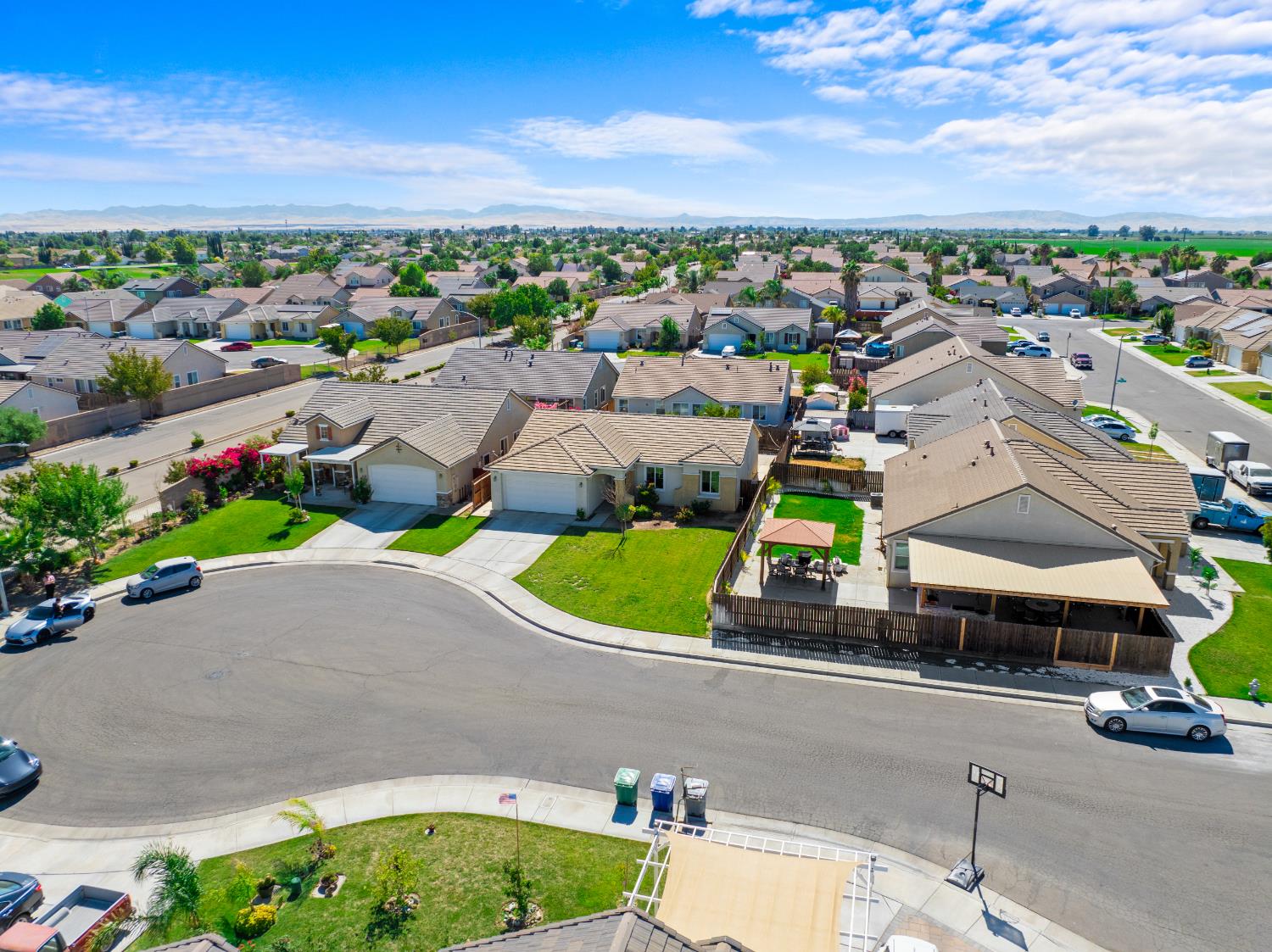 737 Fume Blanc Ct, Los Banos, CA 93635